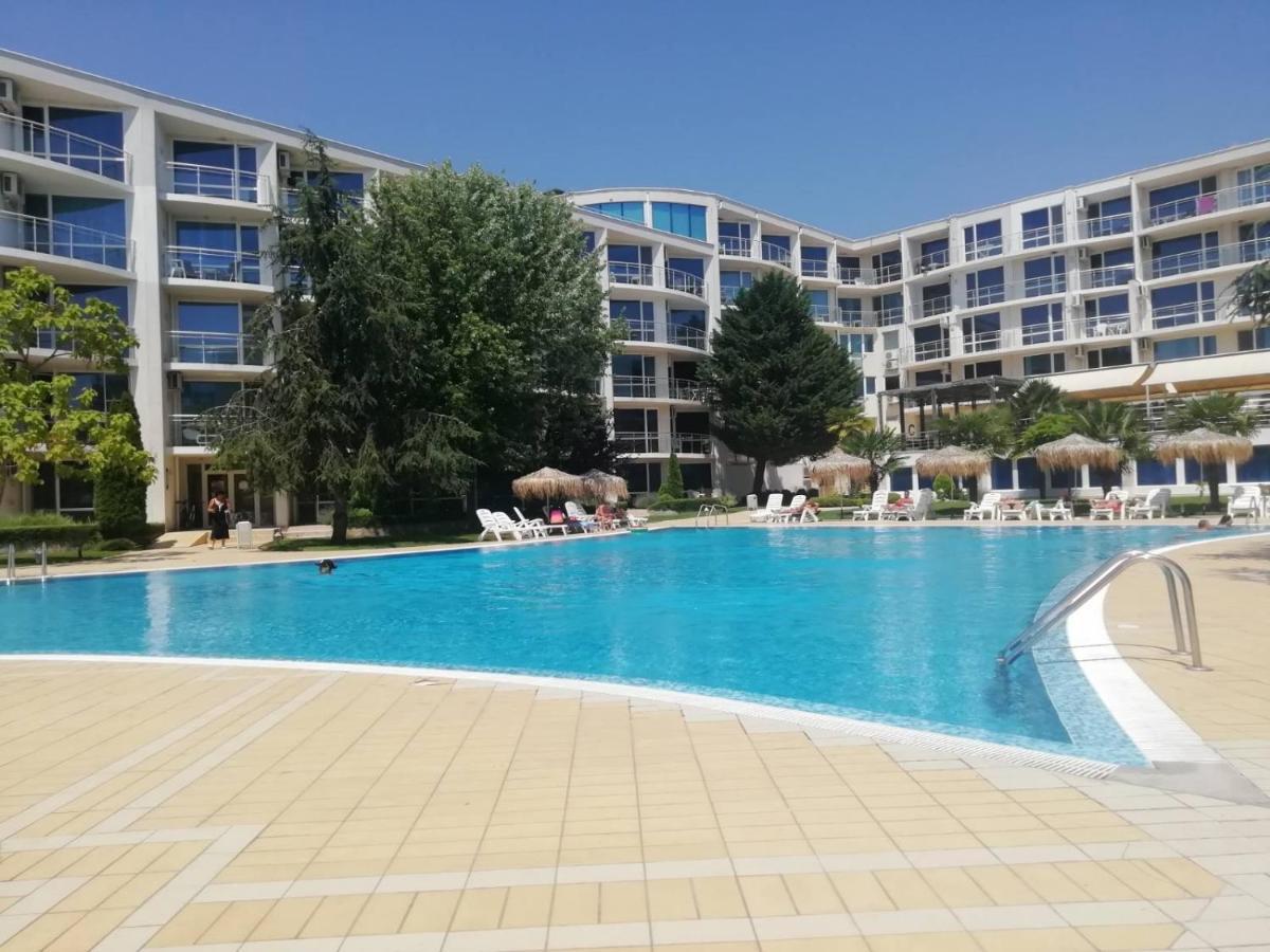 Atlantis Resort D111 Апартамент Burgas Bagian luar foto